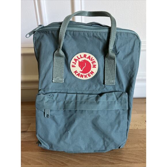 Fjallraven Kanken Everyday Outdoor Backpack Teal F23510 - Picture 1 of 9